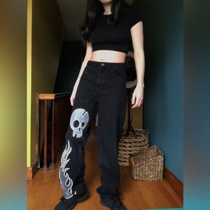 High waisted graphic jeans
